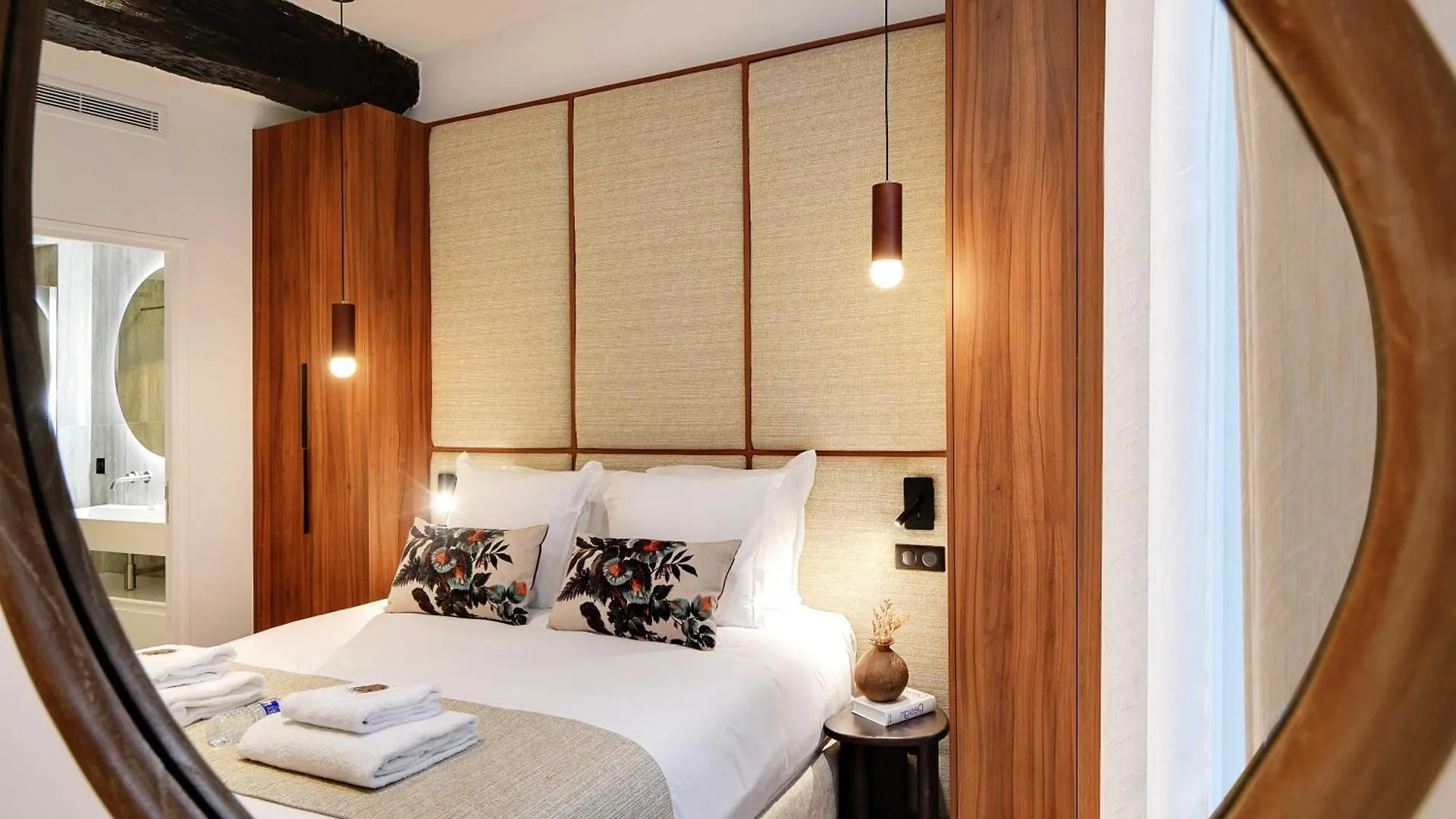 Luxury In The Heart Or Paris-Notre Dame Apartment France